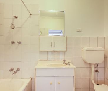 Light, Lifestyle & Location - Everything You Need in One Package! - Photo 3