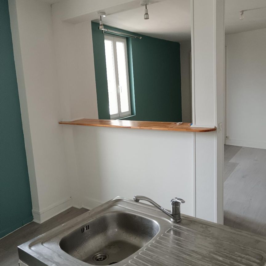 LE MANS - CHASSE ROYALE Studio 26.50m2 SALLE DE DOUCHE AVEC WC, PIECE PRINCIPALE? COIN CUISINE - Photo 1