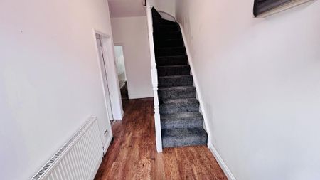 4 bedroom terraced house to rent - Photo 4