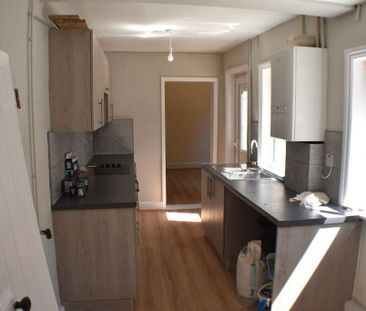 3 bedroom terraced house to rent - Photo 5