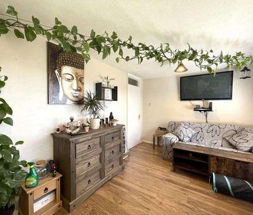 Butterwick Walk, Corby, NN18 - Photo 3