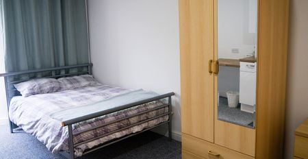 Flat 70, Samara Plaza, LS2 9DU, Leeds - Photo 2