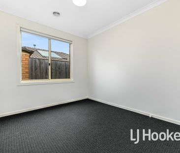 Neat & Tidy Two Bedroom Unit! - Photo 2