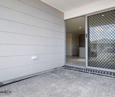 2BED HOME WITH A LARGE OPEN PLAN LIVING WITH AIR-CON - Photo 4