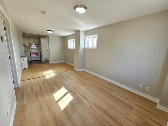 ** COZY ** 1 BEDROOM UNIT IN WELLAND!! - Photo 1