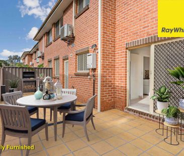 MODERN TOWNHOUSE IN A SMALL COMPLEX - Photo 3