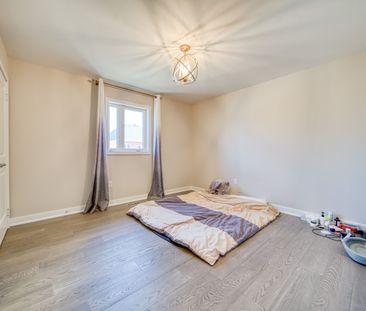 For Lease - 7 Proud Court, Aurora, Ontario - Photo 4