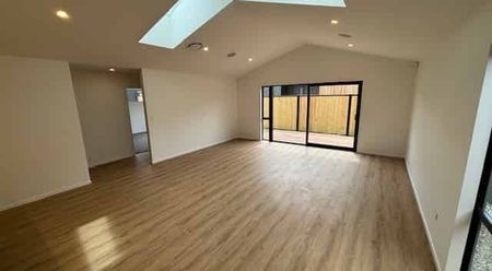 3 BEDROOMS - CROMWELL - Photo 2