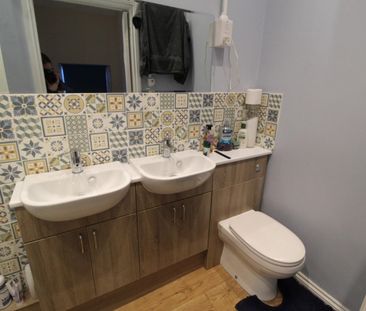 2 bedroom House To Let - Photo 4