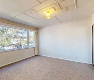 Spacious Family Home - Photo 5