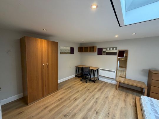 Studio Flat, Howard Road, E17 - Photo 1