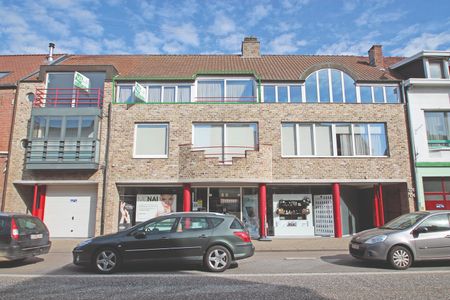 Mooi verzorgd appartement op de 2de verdieping links met terras in het centrum van Wijnegem. - Photo 5