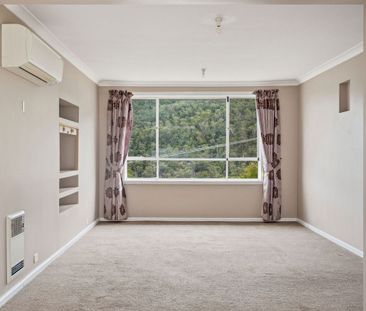 Immaculately presented 3 bedroom family home in a great location - Photo 1