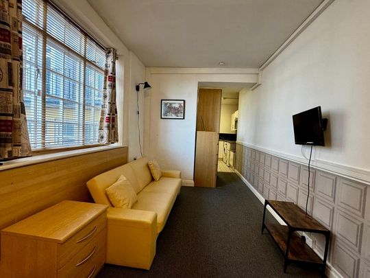 Studio to rent - Photo 1