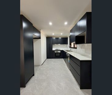 MODERN FAMILY HOME ON A QUIET CUL-DE-SAC! - Photo 3