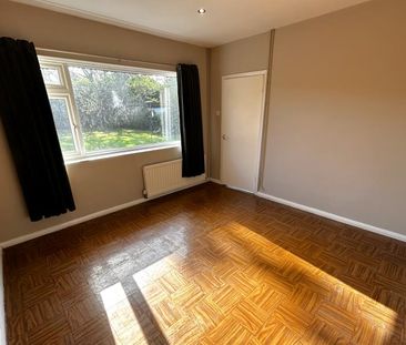 431A Woodham Lane, Addlestone, Surrey, KT15 - Photo 2