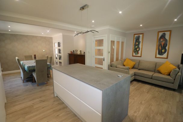 4 bedroom detached house to rent - Photo 1