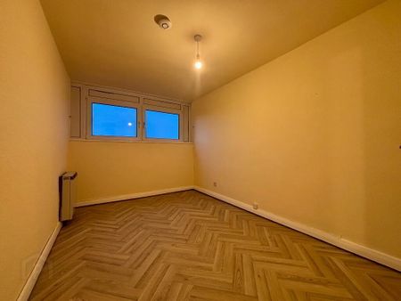 12d Riverdale House, Dunmurry, Belfast, BT17 9DD - Photo 3