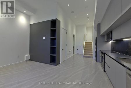 40 CAMERON AVENUE - Photo 3