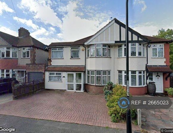 1 bedroom in a house share to rent - Photo 1