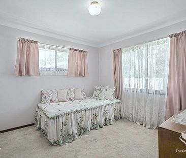 Five aircons. Break a lease $750 pw until May 2025, $800 pw for new... - Photo 3