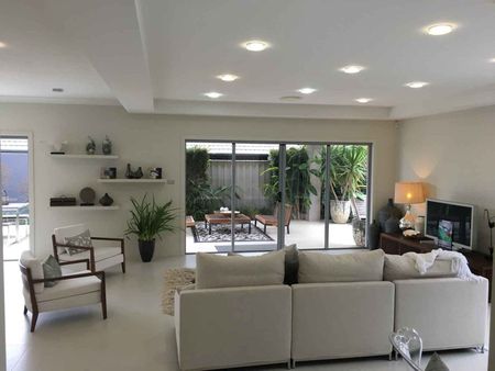 BEAUTIFUL MASTERTON HOME - Photo 4