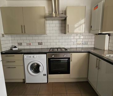 3 bedroom ground floor maisonette to rent - Photo 4