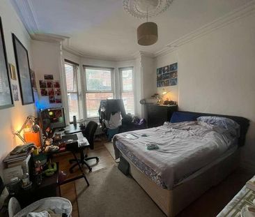 Arthur Avenue: Bed Student House, NG7 - Photo 4