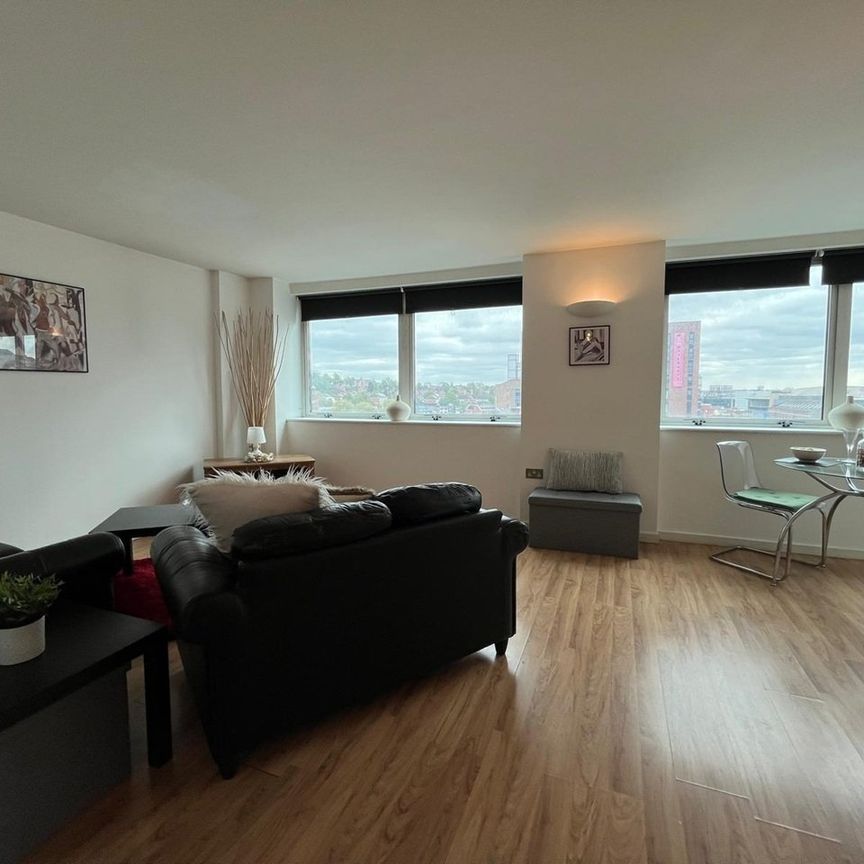 1 Bed Flat, Marco Island, NG1 - Photo 1
