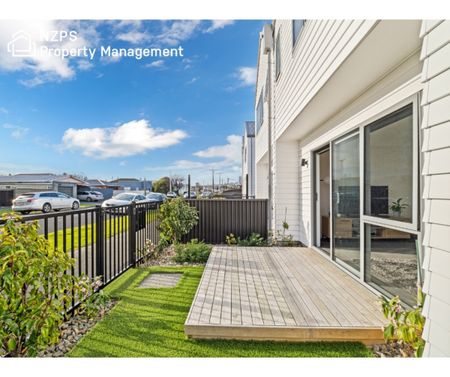 2/63 Young Street, Saint Kilda - Photo 2