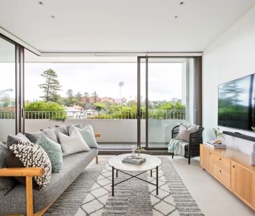 Luxurious Top-Floor Apartment in The Centre of Manly - Photo 2