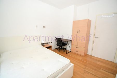1 bedroom in a flat share to rent - Photo 2