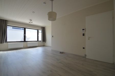 Verzorgd en betaalbaar duplexappartement met terras in het centrum van Bilzen - Foto 4