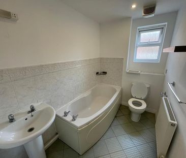 2 bedroom flat to rent - Photo 6