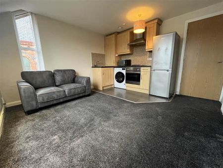 Apartment 8 188-190 Albertbridge Road, Belfast, BT5 4GU - Photo 4