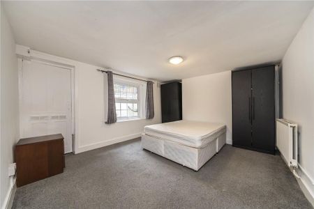 3 bedroom end of terrace house to rent - Photo 3