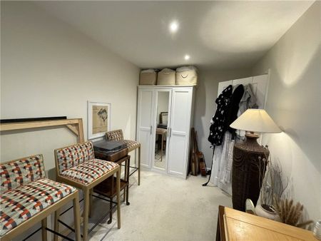 A beautifully presented unfurnished two bedroom terraced house on the outskirts of Marlborough with stunning views of the surrounding North Wessex Downs. - Photo 3