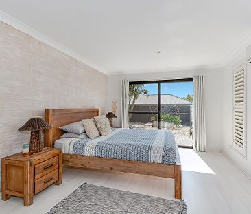 Specious Coomera Waters Family Home - Photo 6