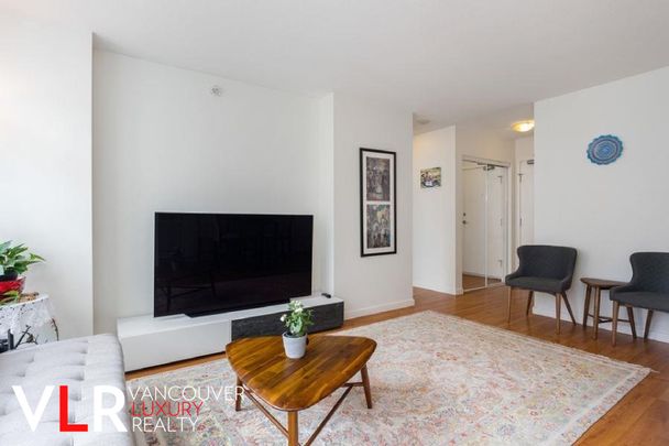 Condo in Downtown Vancouver, BC - Photo 1