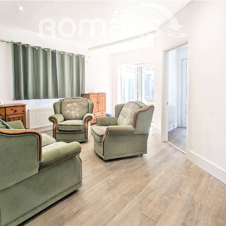 3 bedroom bungalow to rent - Photo 1