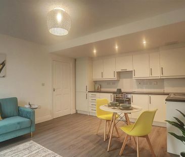 2 bedroom flat to rent - Photo 2