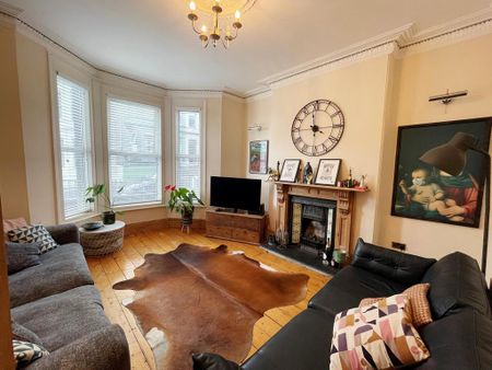 3 bedroom terraced house to rent - Photo 3