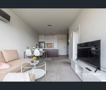 GENEROUS SIZE APARTMENT IN CBD - FURNISHED - Photo 1