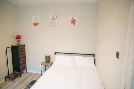 Room in a Shared House, Datchet Road, SE6 - Photo 4