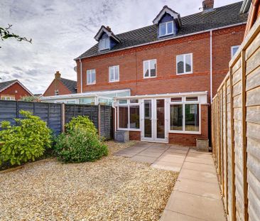 3 bedroom terraced house to rent - Photo 3