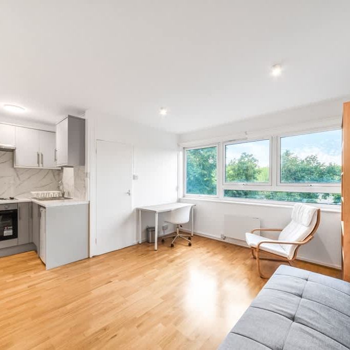 Seven Sisters Road London N4 - Photo 1