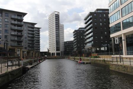 Mackenzie House, Leeds City Centre, LS10 1PT - Photo 2