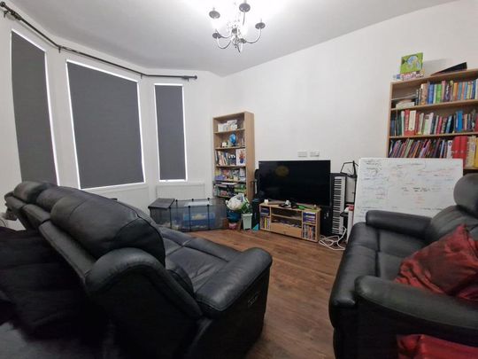 4 bedroom terraced house to rent - Photo 1