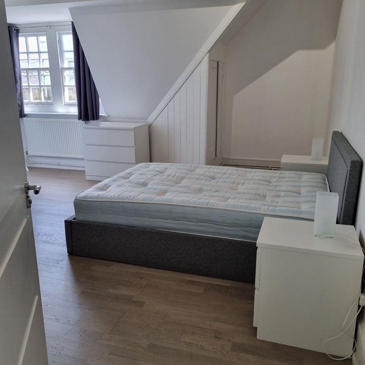 4 Bed Flat, Tower Bridge Road, SE1 - Photo 1