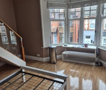 Studio Flat, Church Avenue, LE3 - Photo 1